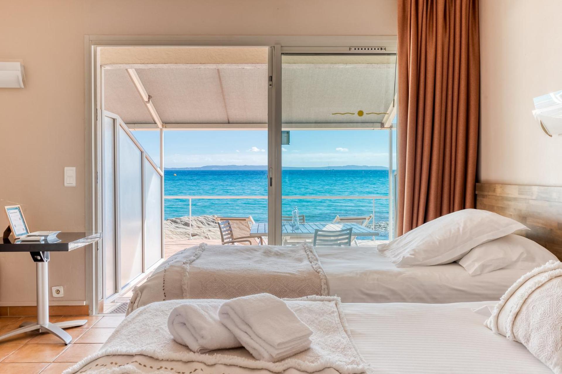 Roc Hotel - Hotel 4 Etoiles Les Pieds Dans L'Eau Le Lavandou Kültér fotó